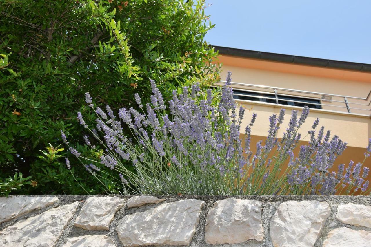 Charming Villa Rab Rab Town Exterior foto